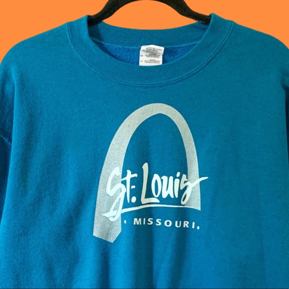 Vintage St. Louis Missouri Gildan Sweatshirt View 4